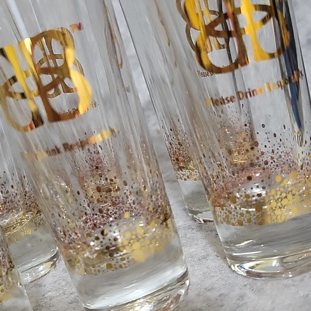 Bailey's Elegant Gold and Clear Shot Glass Set Of 8 EUC - Picture 3 of 3
